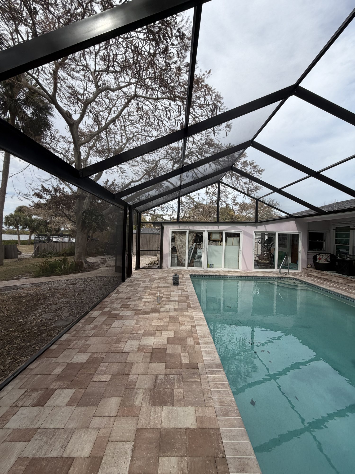Poolside Screen Retreat